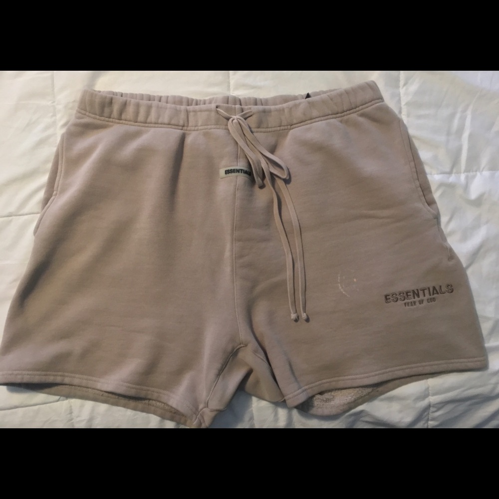 Fear of God Essentials beige short size XL